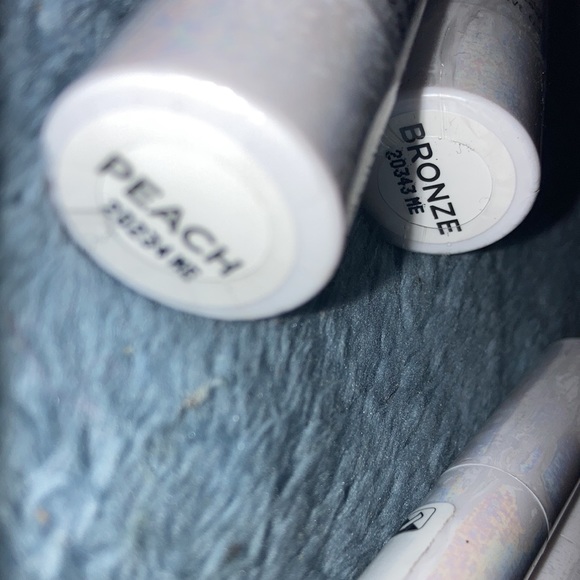 $60 Makeup Bundle from Express $180 Value GLOW STUDIO - Picture 8 of 8